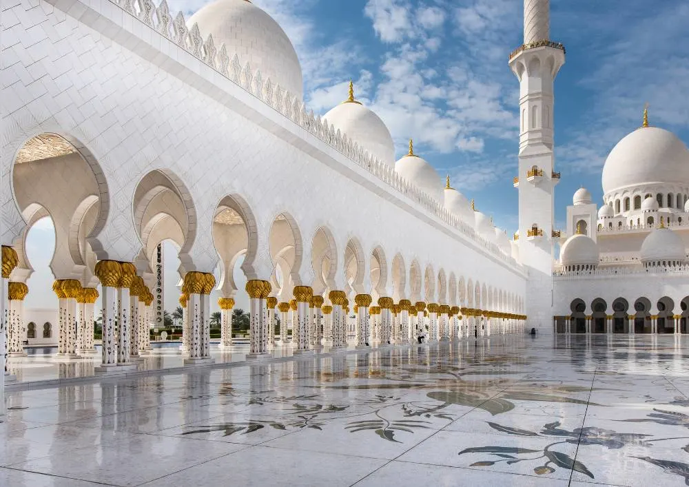 abu dhabi famous mosque