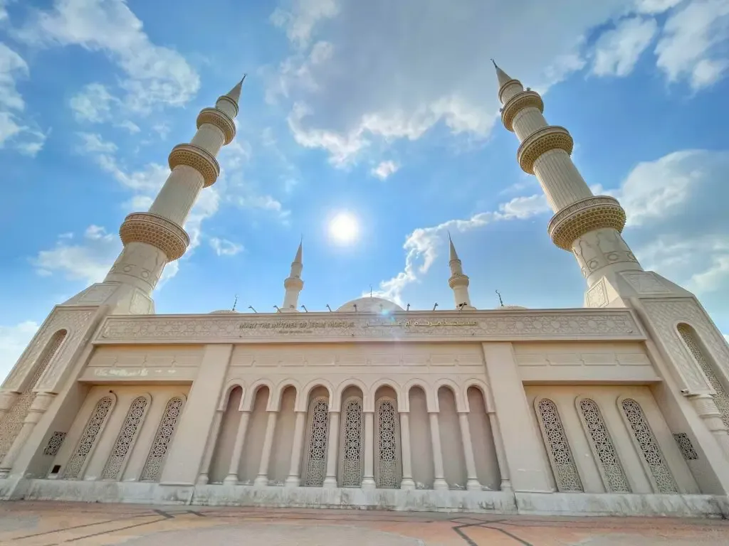 Abu Dhabi Mosque opening hours