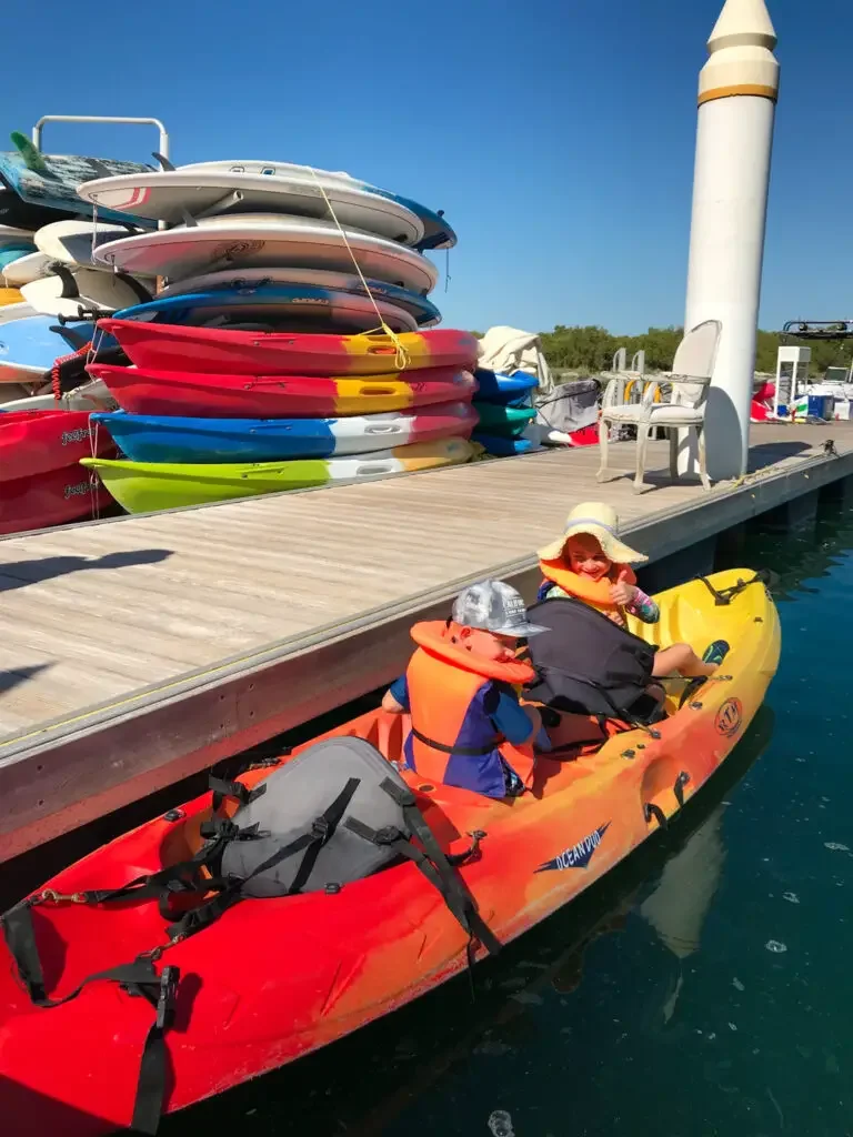 kayaking in mangroves abu dhabi