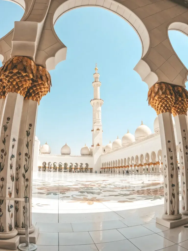 sheikh zayed mosque in abu dhabi