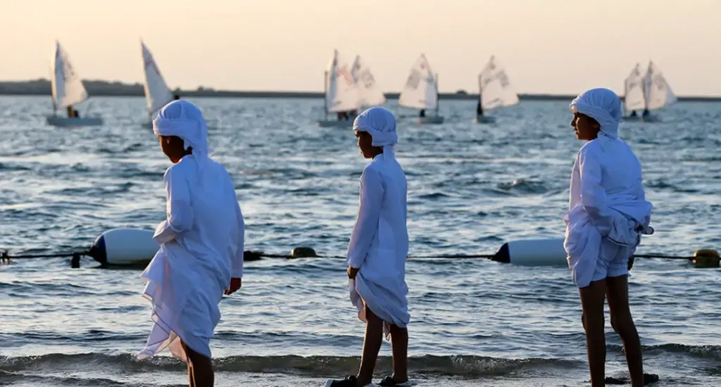 weather in abu dhabi in march april