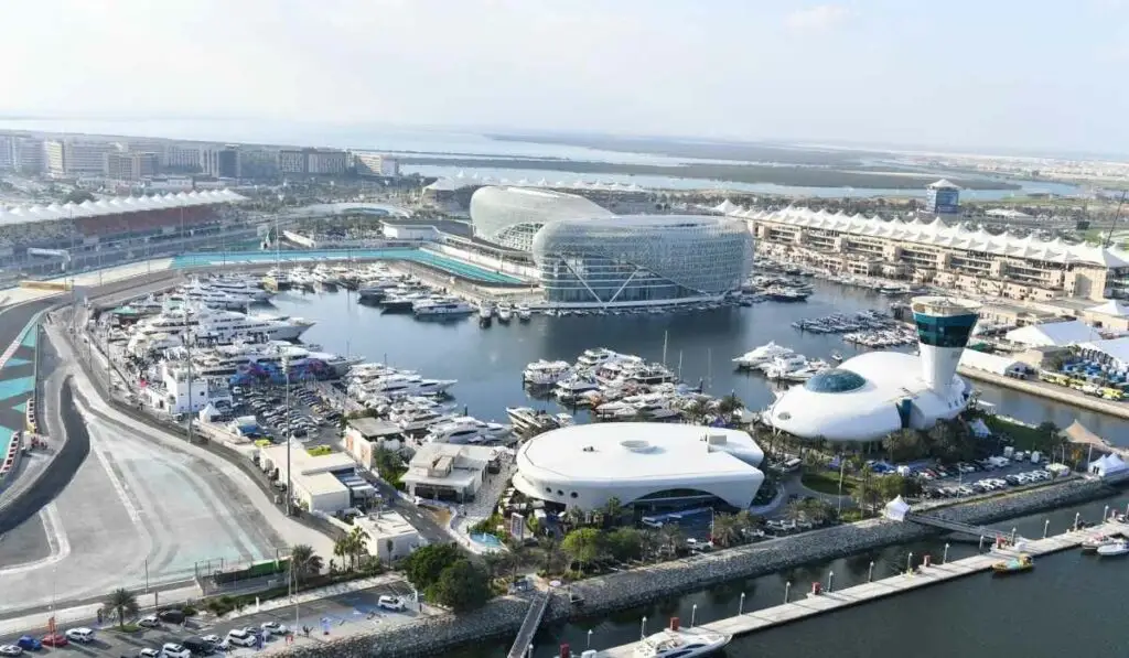 yas bay waterfront dining for summer pitstop