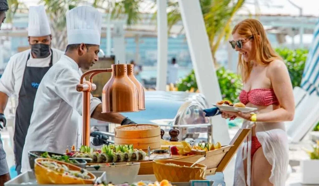  Cafe Del Mar Sunday brunch in abu Dhabi