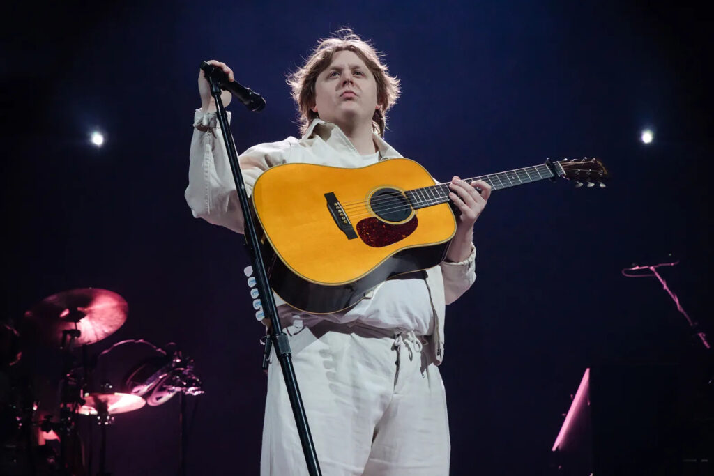 lewis capaldi at saadiyat nights