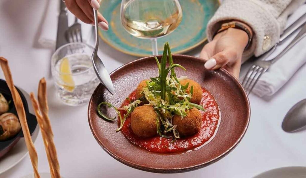 Paradiso Sunday brunch in abu Dhabi