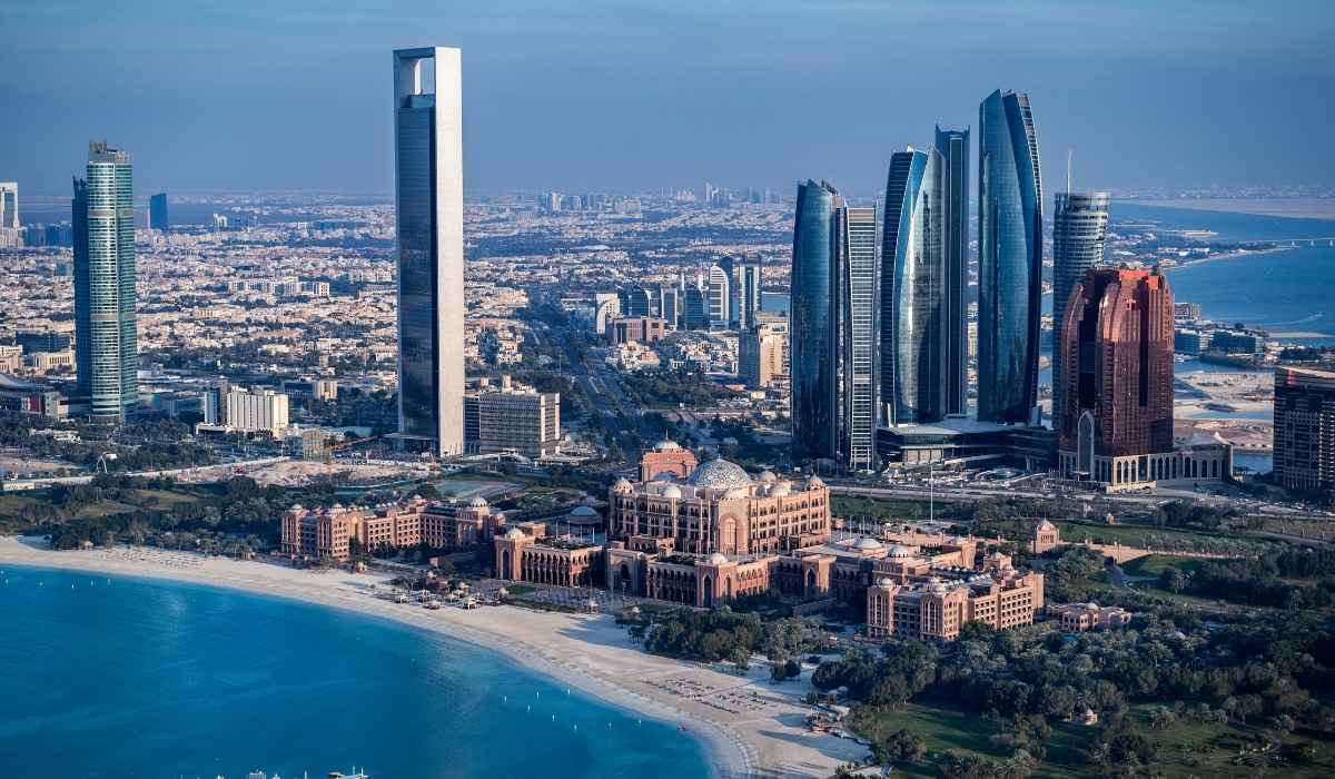 ABU DHABI AVERAGE INCOME visual data 6