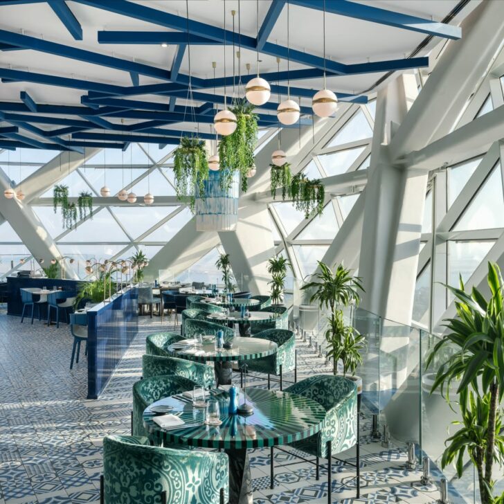Saturday brunch with sea view in Abu Dhabi
