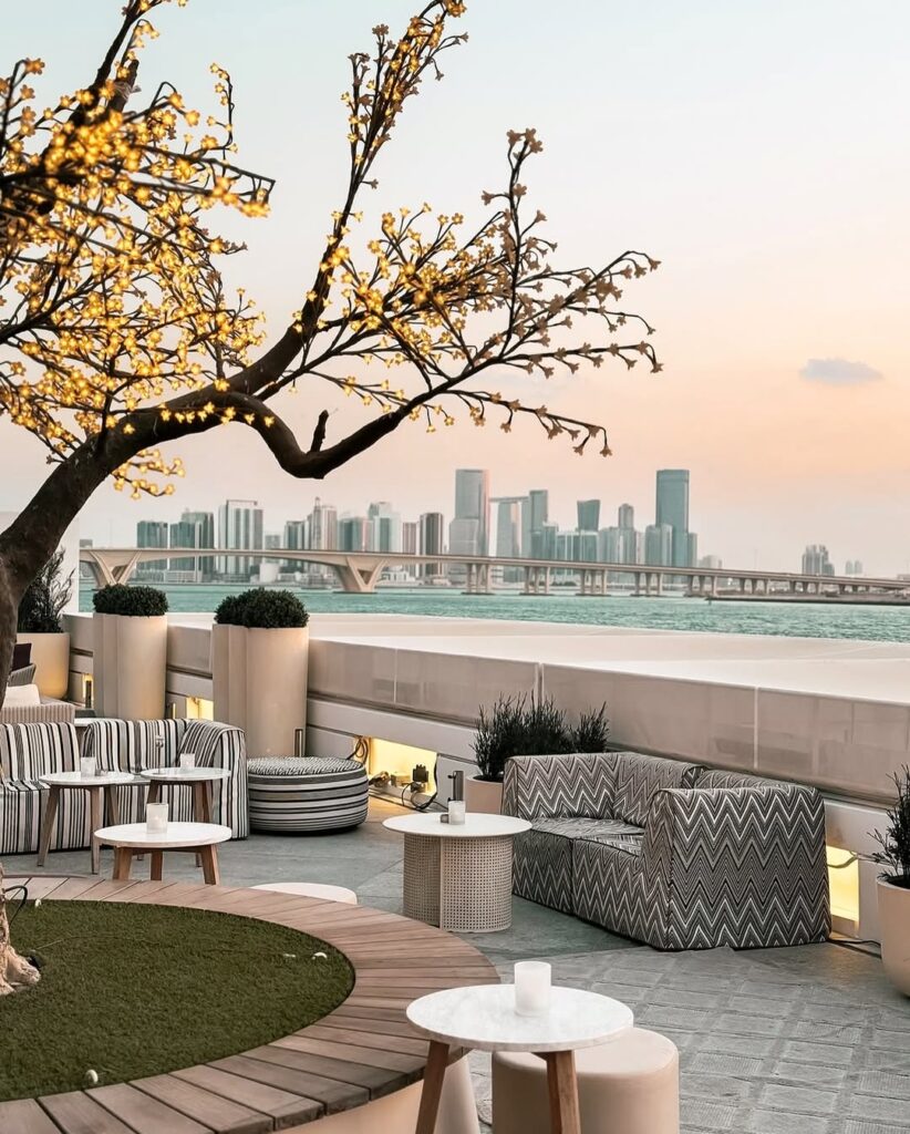 Outdoor Restaurant in Abu dhabi at Art Lounge, Louvre Abu Dhabi