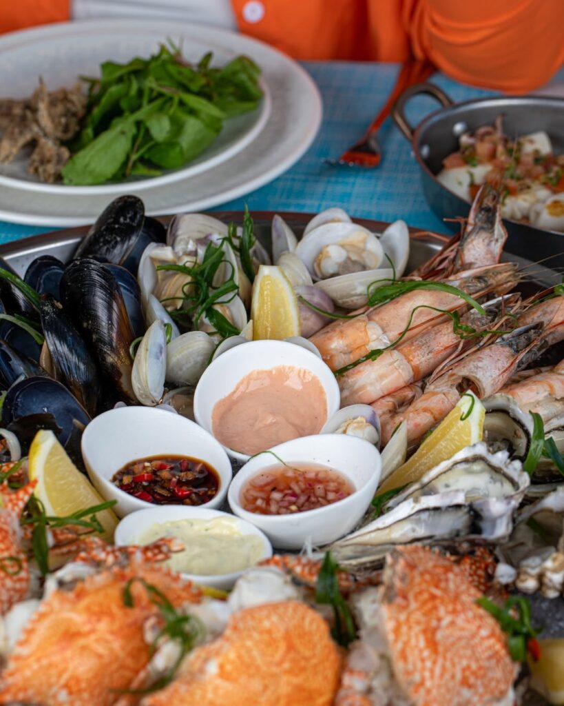 al reem island restaurants at Ibn AlBahr