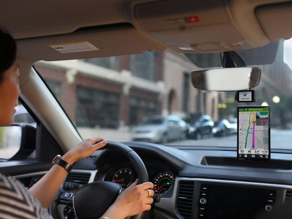 Navigation Glitches Reported on Google Maps and Waze in the UAE