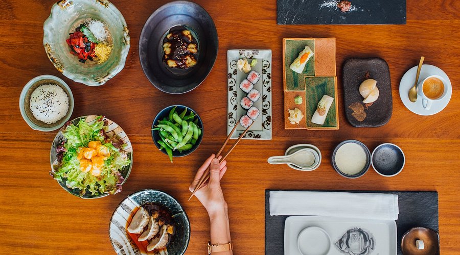 Summer Business Lunches in Abu Dhabi Worth Trying This Season 2 99 sushi bar