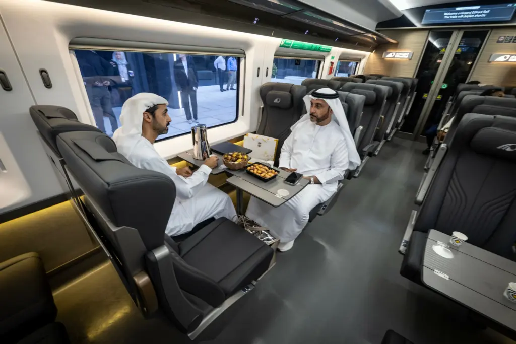 Etihad Rail Is Bringing Emirati Flavours on Board 1 Etihad Rail Food Serving