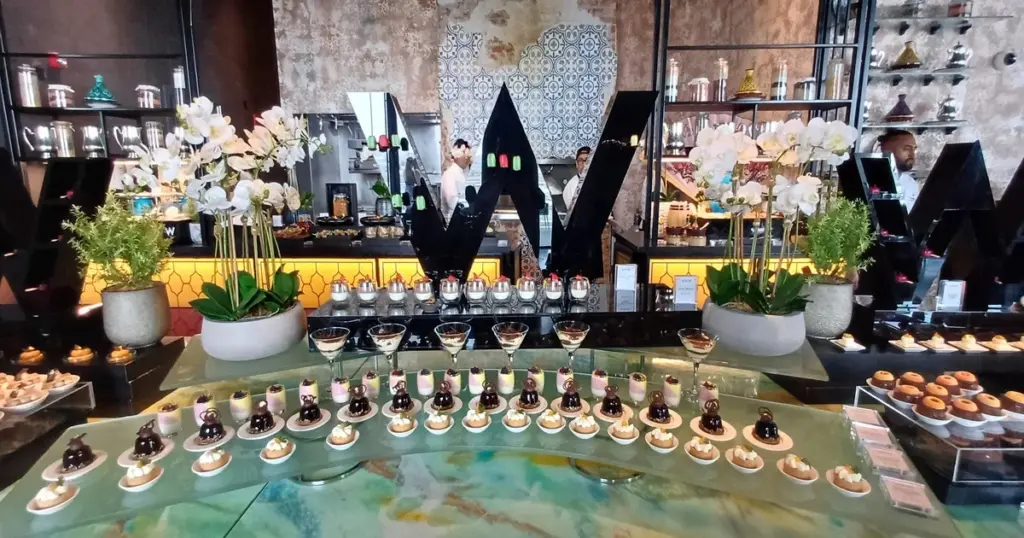 Editor Reviewed: The Abu Dhabi Brunches We’ve Tried, Loved, & Approved in 2026 2 Garage BIG Brunch