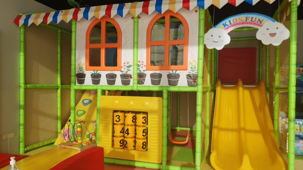 Little Moments and Big Memories at Some of Abu Dhabi’s Best Hotel Kids' Clubs 2 Little Flamingos Kids Club at Fairmont Bab Al Bahr