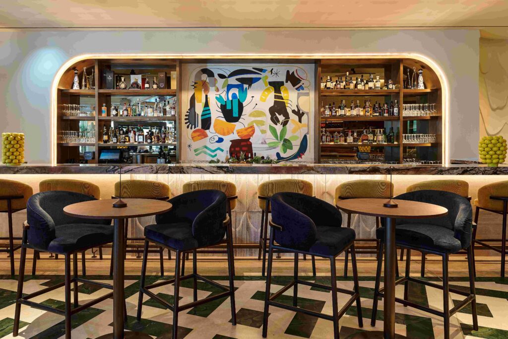 Your Guide To An Unmissable Weekend In Abu Dhabi 2 Novikov Bar 2